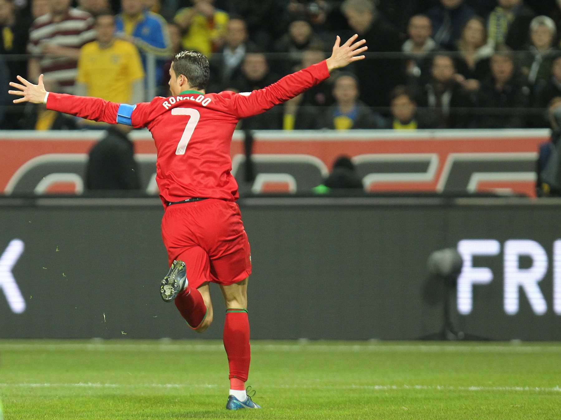 SUECIA PORTUGAL - CRISTIANO RONALDO (2013)